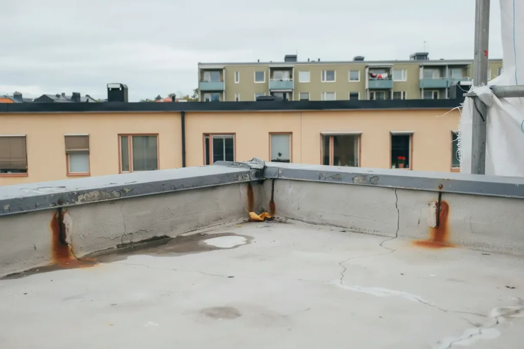 renovera balkong tecken p slitage smarta tg rder och s kar du b de trygghet och v rde